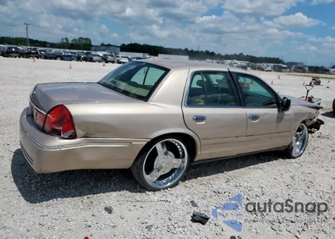 1998 Mercury Grand Marquis Gs z USA, uszkodzony, nr VIN 2MEFM74W1WX688797